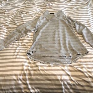 UnderArmour long sleeve Loose size large women’s